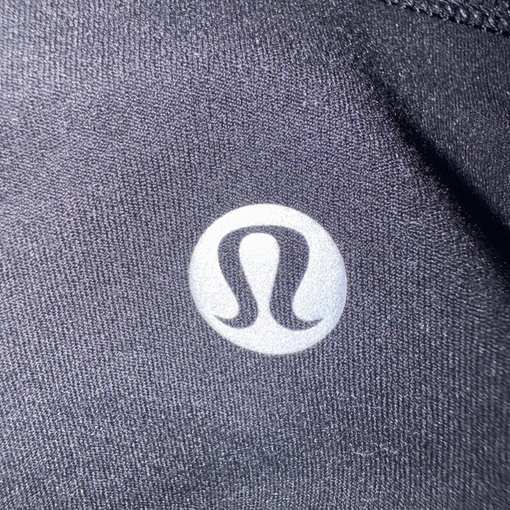 Black brand new Lululemon bra size 2 women - Picture 6 of 9